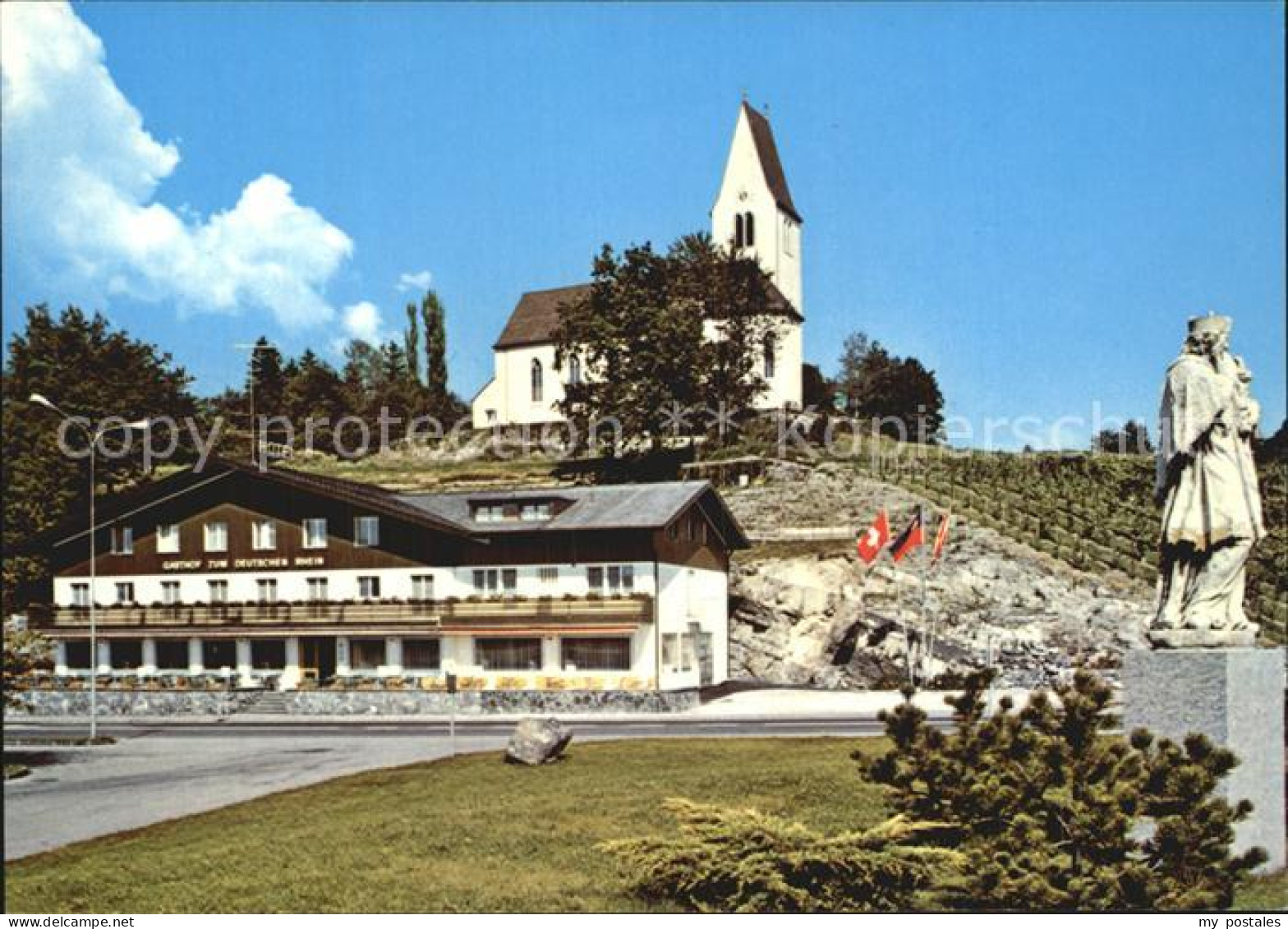 72600550 Bendern Pfarrkirche Mit Gasthaus Deutscher Rhein Denkmal Statue Bendern - Liechtenstein