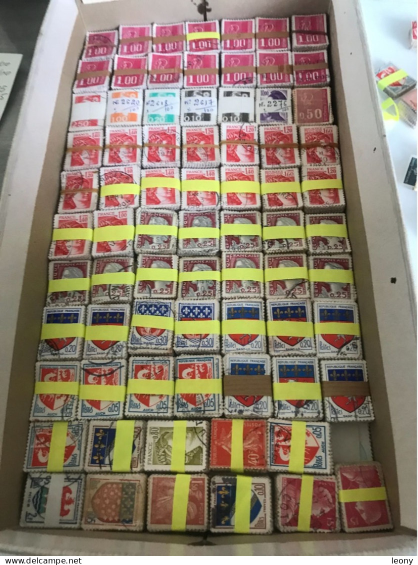 369  BOTTES  De  TIMBRES  De FRANCE   -  301   BOTTES PETIT FORMAT - 68  BOTTES GRAND FORMAT - OBLITERES - - Mezclas (min 1000 Sellos)