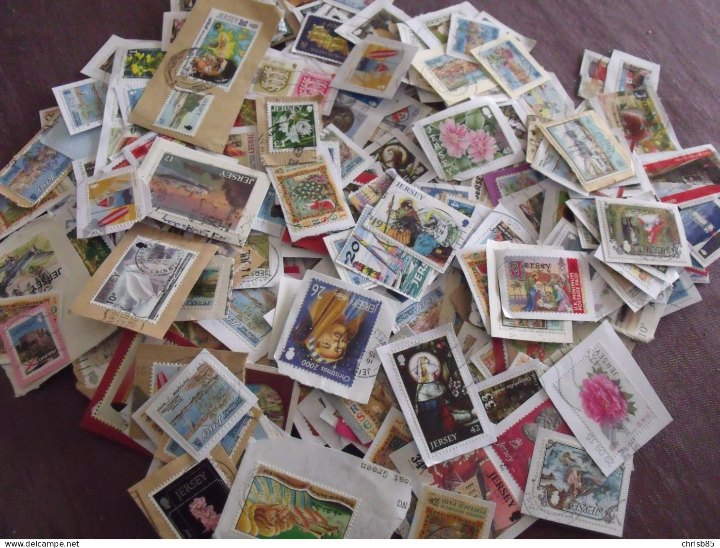 LOT 250 GRAMMES TIMBRES COLLECTION ILES BRITANNIQUES  JERSEY - Lots & Kiloware (mixtures) - Min. 1000 Stamps