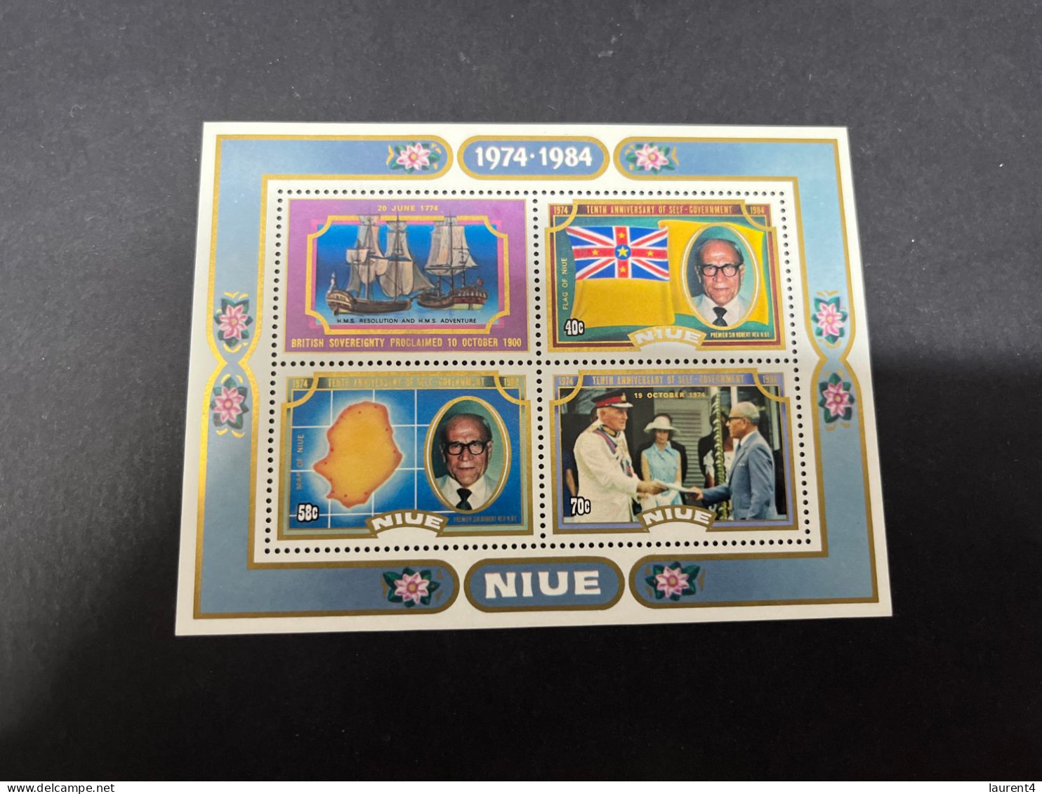 (STAMPS 18-2-2024) Niue Islands X 2 Mint Mini Sheet With Flags - Niue