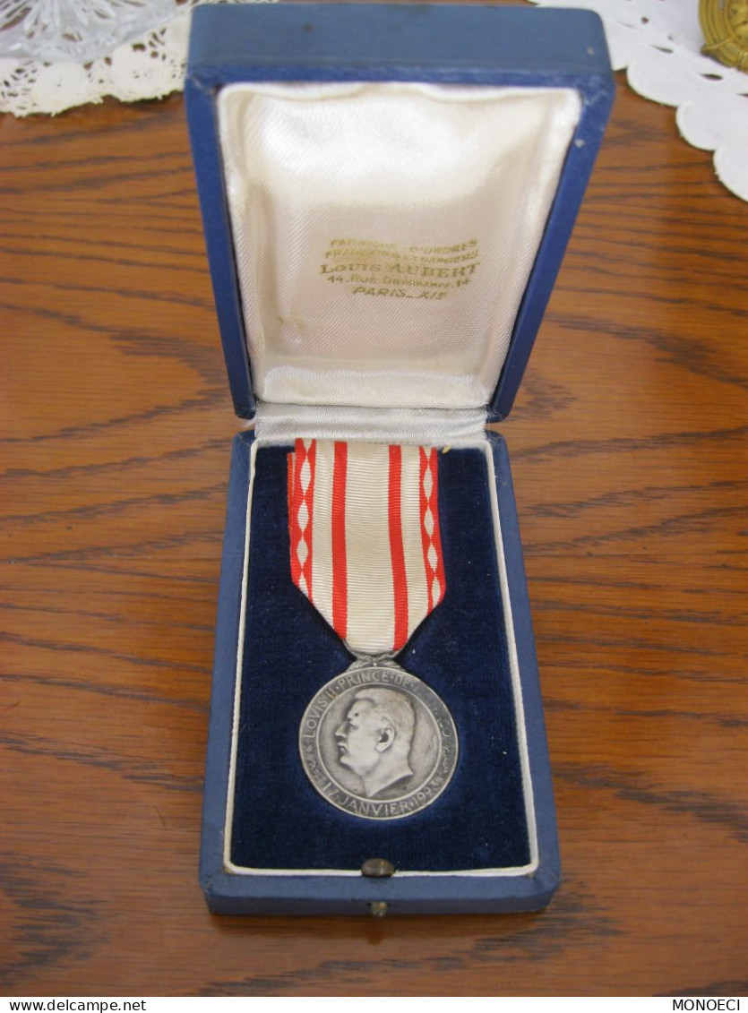 MONACO -- Monégasque -- Médaille Décoration Argent -- LOUIS II Prince De Monaco 17 Janvier 1923 -- Honneur Travail - Altri & Non Classificati