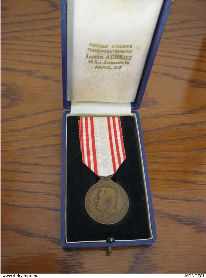 MONACO -- Monégasque -- Médaille Décoration Bronze -- LOUIS II Prince De Monaco 17 Janvier 1923 -- Honneur Travail - Sonstige & Ohne Zuordnung