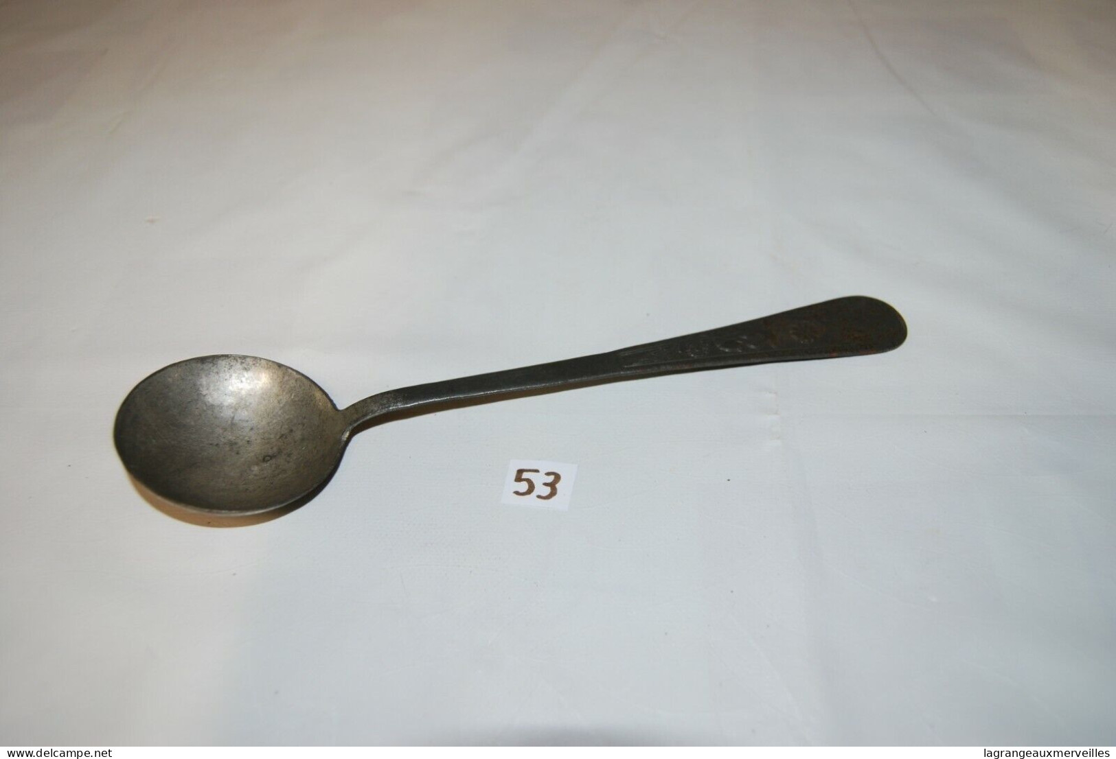 C53 Ancienne Cuillère En Aluminium Travaillée - Spoons