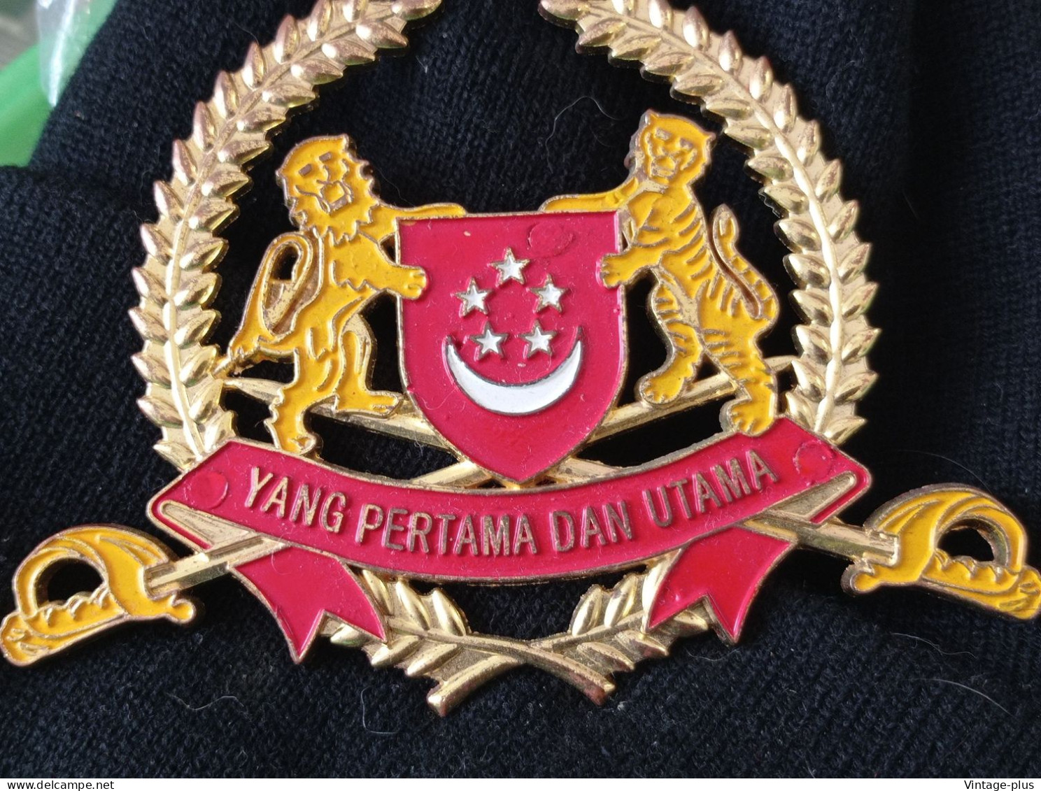SINGAPORE -  YANG PERTAMA DAN UTAMA - POLICE BADGE POLIZIA DISTINTIVO SPECIAL AGENT SECURETY SERVICE  MILITARY - Police & Gendarmerie