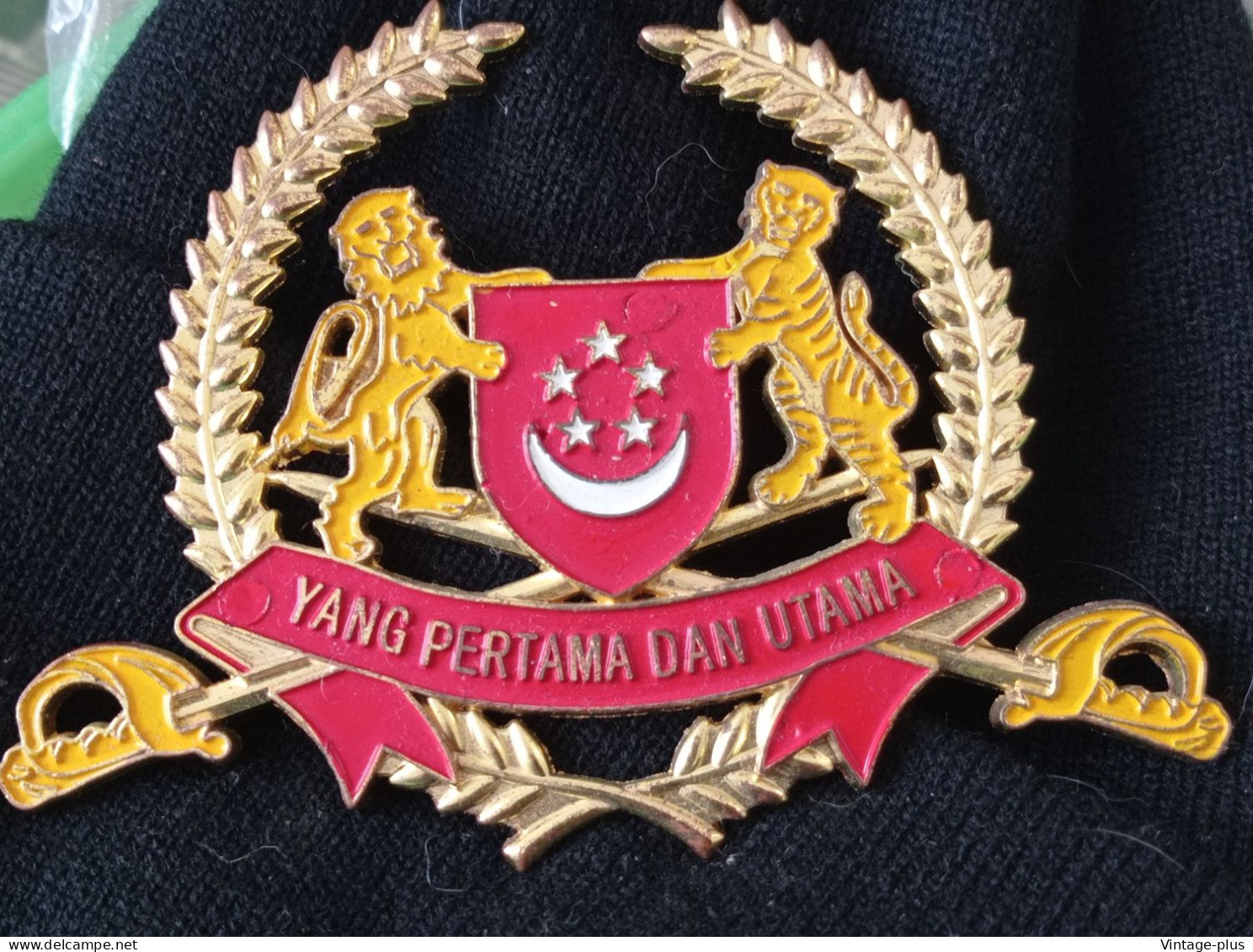 SINGAPORE -  YANG PERTAMA DAN UTAMA - POLICE BADGE POLIZIA DISTINTIVO SPECIAL AGENT SECURETY SERVICE  MILITARY - Police & Gendarmerie