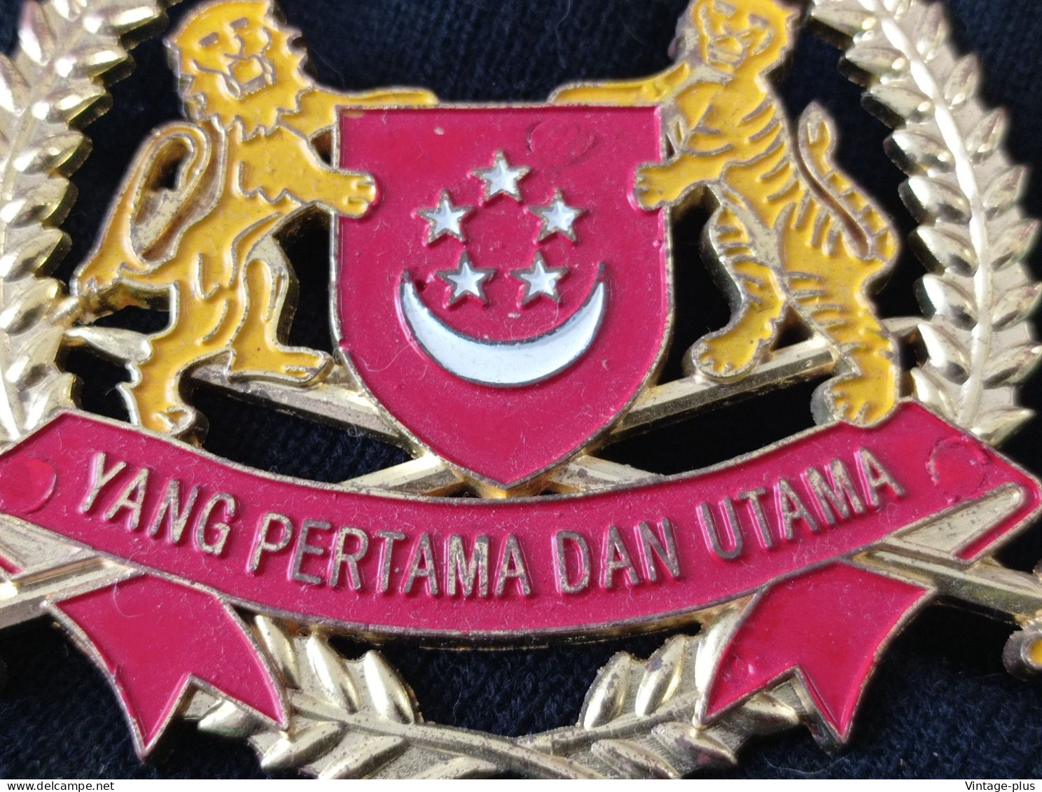 SINGAPORE -  YANG PERTAMA DAN UTAMA - POLICE BADGE POLIZIA DISTINTIVO SPECIAL AGENT SECURETY SERVICE  MILITARY - Police & Gendarmerie