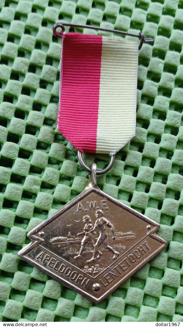 Medaille -   A.W.E .Apeldoorn - Lentetocht .  -  Original Foto  !!  Medallion  Dutch - Autres & Non Classés