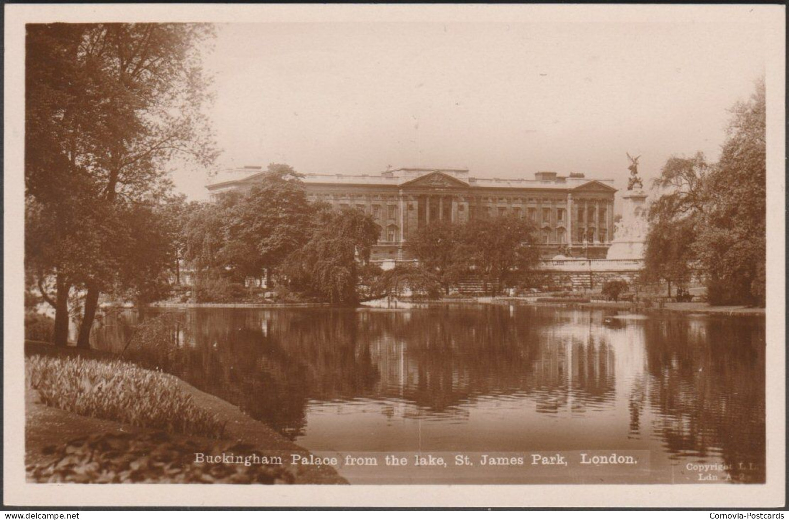 Buckingham Palace From The Lake, St James Park, London, 1929 - Lilywhite RP Postcard - Buckingham Palace