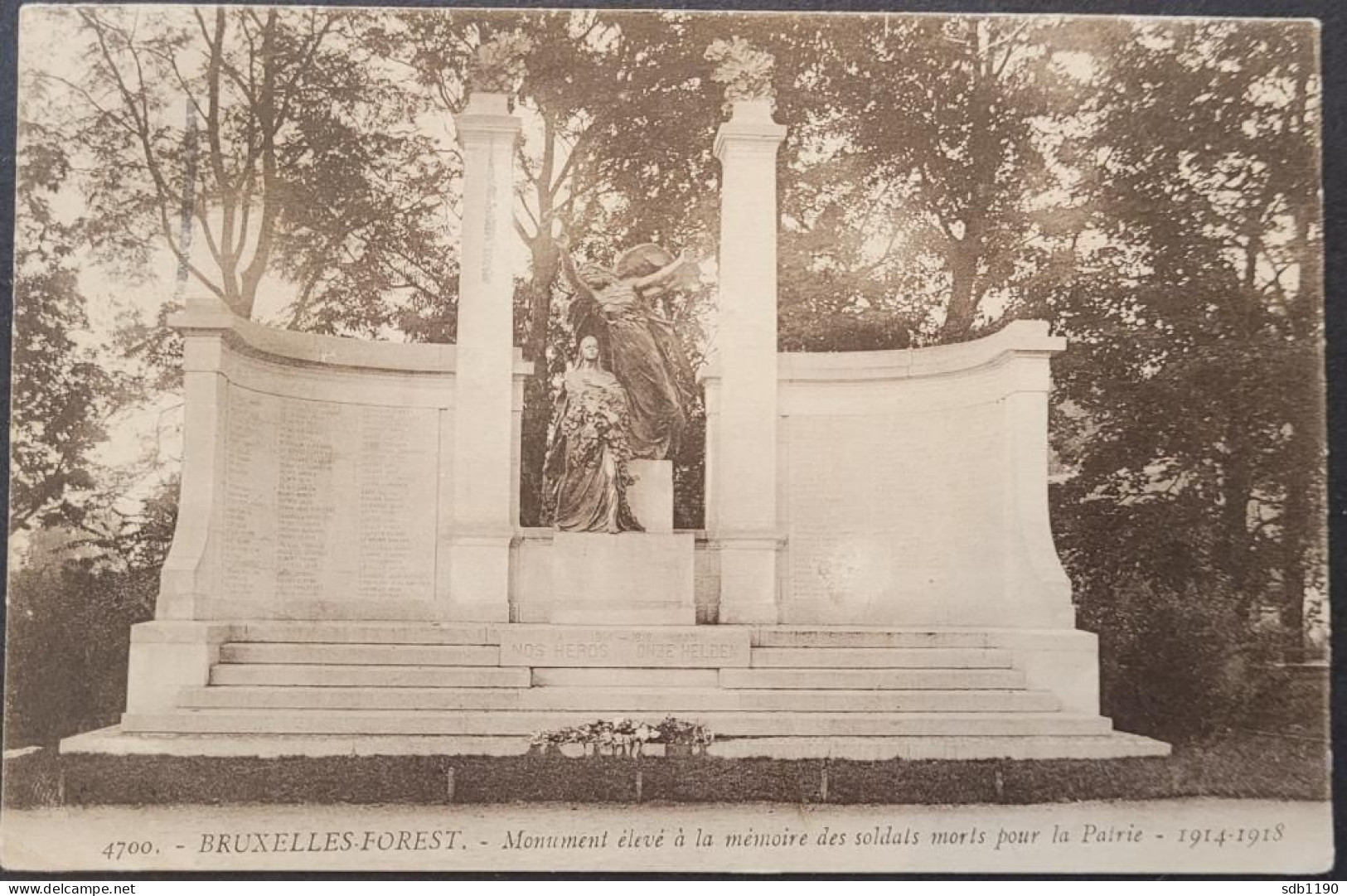 Bruxelles-Forest - Monument Soldats Mots Pour La Patrie 1914-1918 (4700 Henri Georges Edit), Circulée 1924 - Vorst - Forest