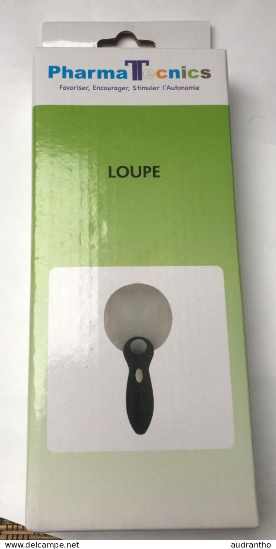 Loupe à Led Neuve PHARMATECNICS  Diamètre Loupe 9 Cms Grossissement  X 8 - Autres & Non Classés