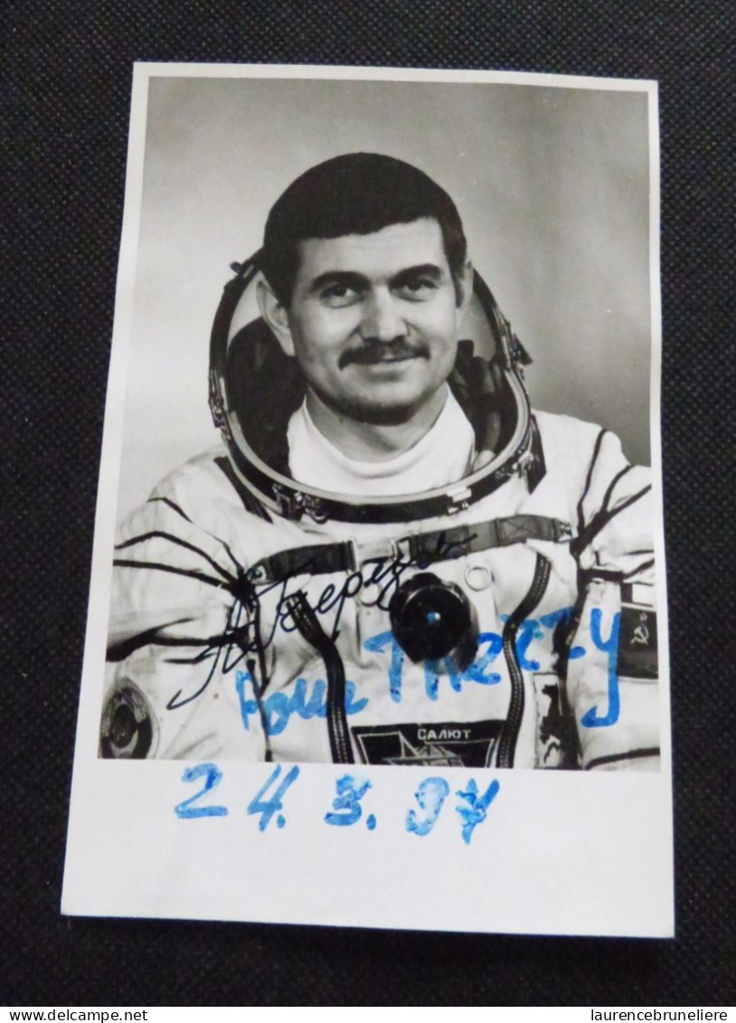 PHOTOGRAPHIE ORIGINALE - ASTRONAUTRE SOVIETIQUE ANATOLI NIKOLAIEVITH BEREZOVOI - 1994 - Signed Photographs