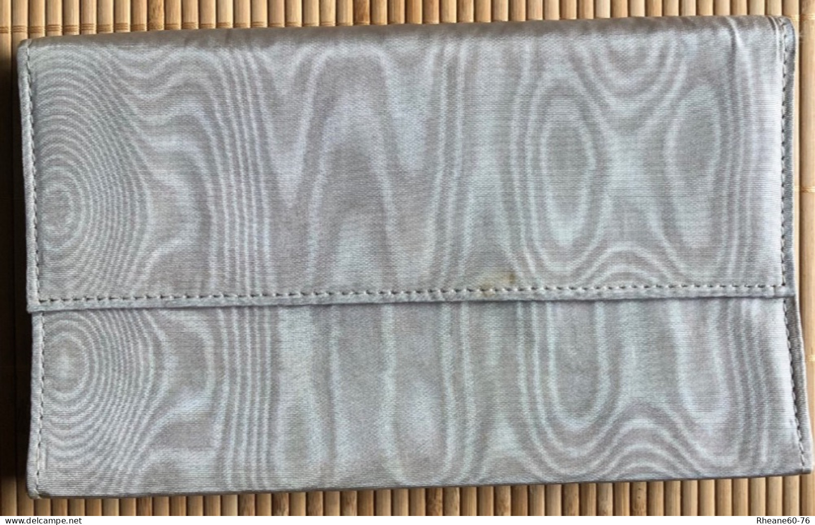 Pochette à Main En Tissu Moiré Collé (sur Carton épais) - 1 Pression - 1 Compartiment - Rigide - Autres & Non Classés