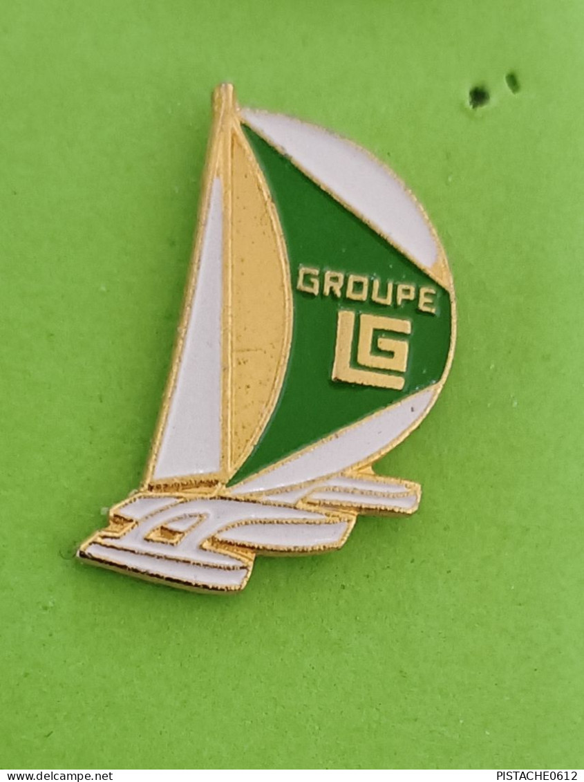 Pin's Bateau Voilier Groupe LG - Boats