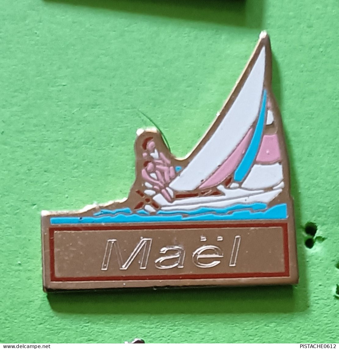 Pin's Bateau Voilier Maël - Boats