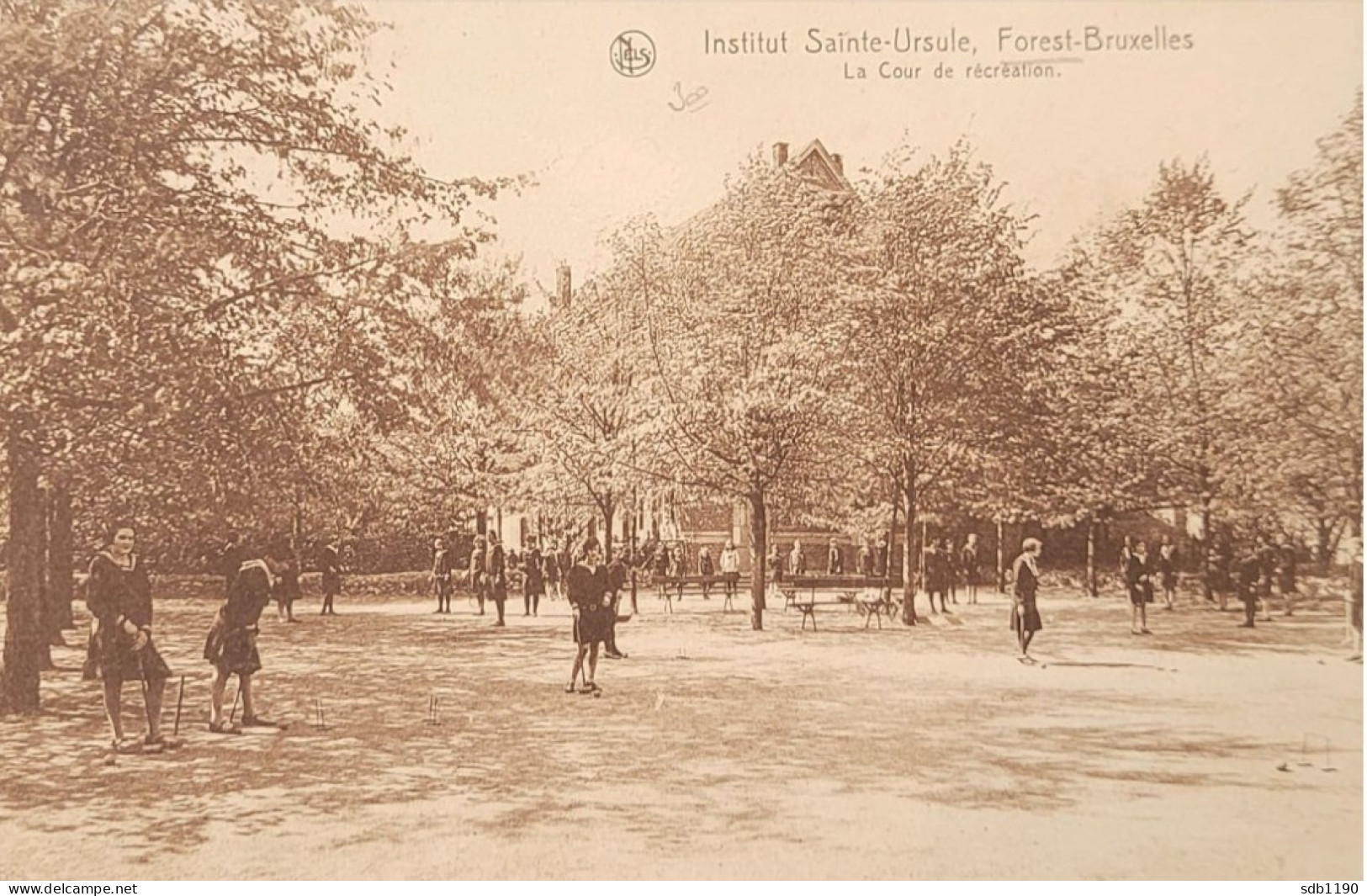 Forest-Bruxelles - Institut Sainte-Ursule, La Cour De Récréation (Nels Ern. Thill, Bruxelles), Animée, Non Circulée - Vorst - Forest