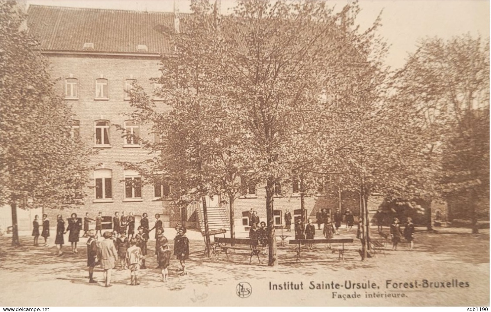 Forest-Bruxelles - Institut Sainte-Ursule, Façade Intérieure (Nels Ern. Thill, Bruxelles), Animée, Circulée 1929 - Forest - Vorst