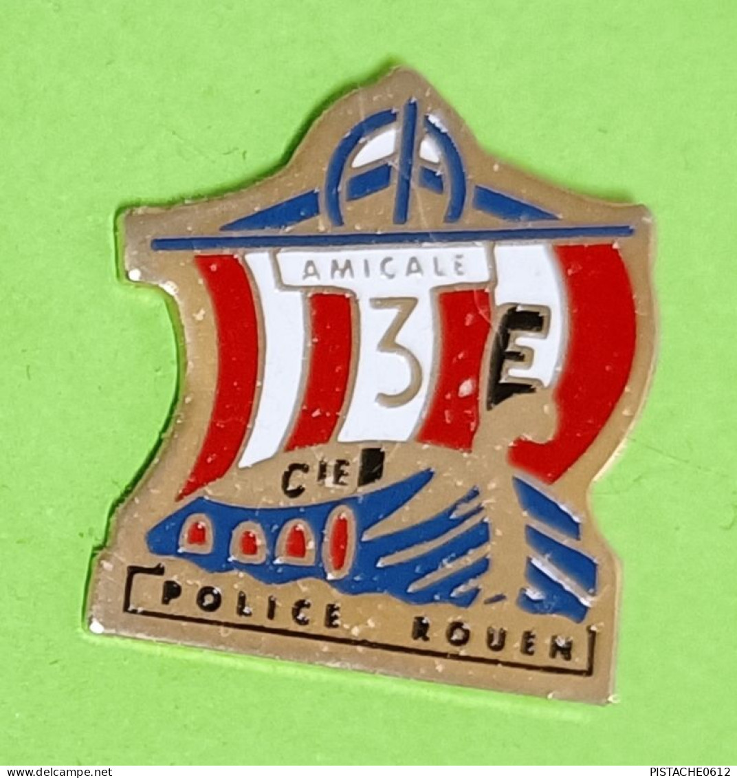 Pin's Amicale Police Rouen - Police