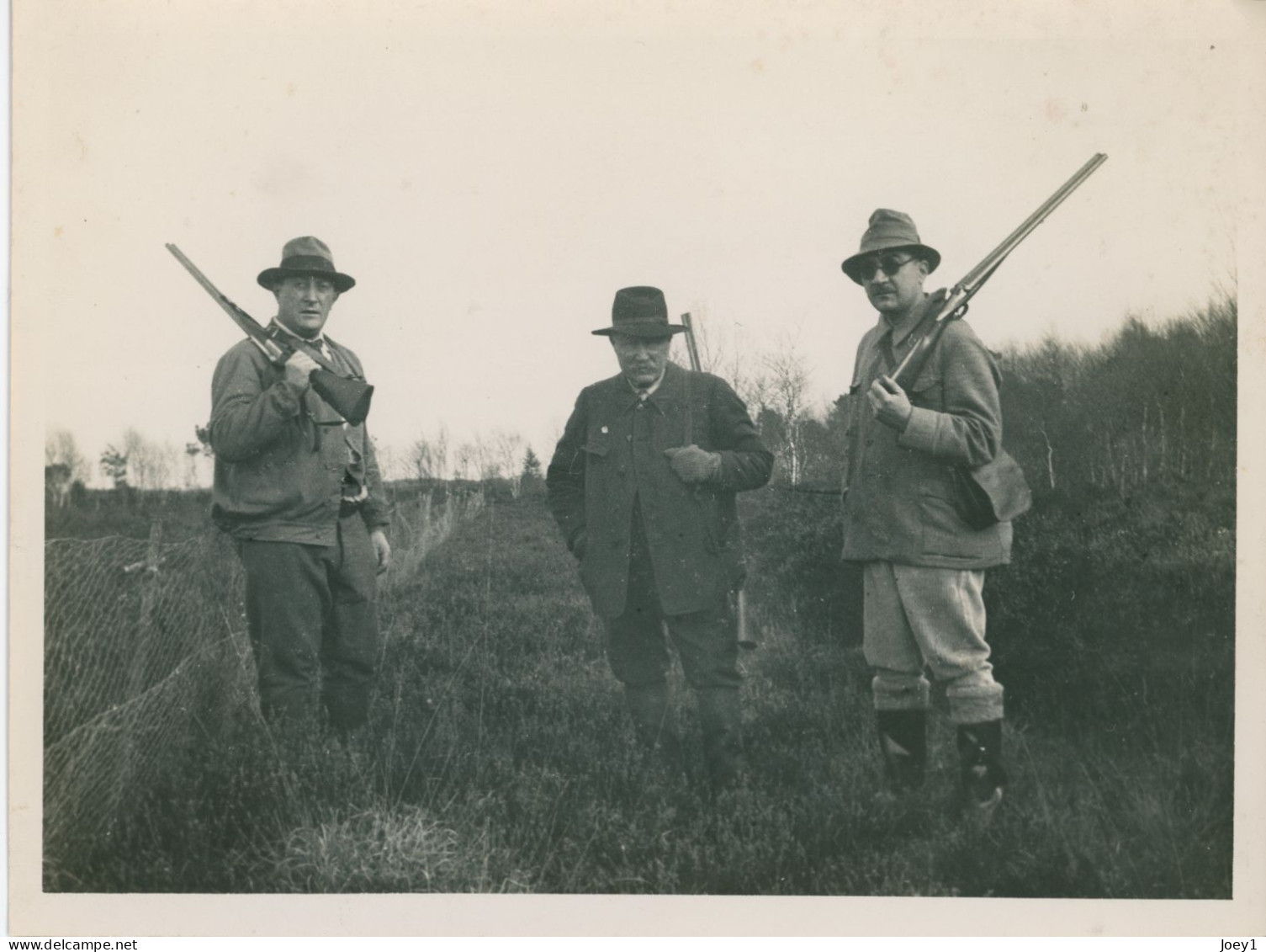 Photo Un Groupe De Chasseur, Format 18/24 - Anonymous Persons