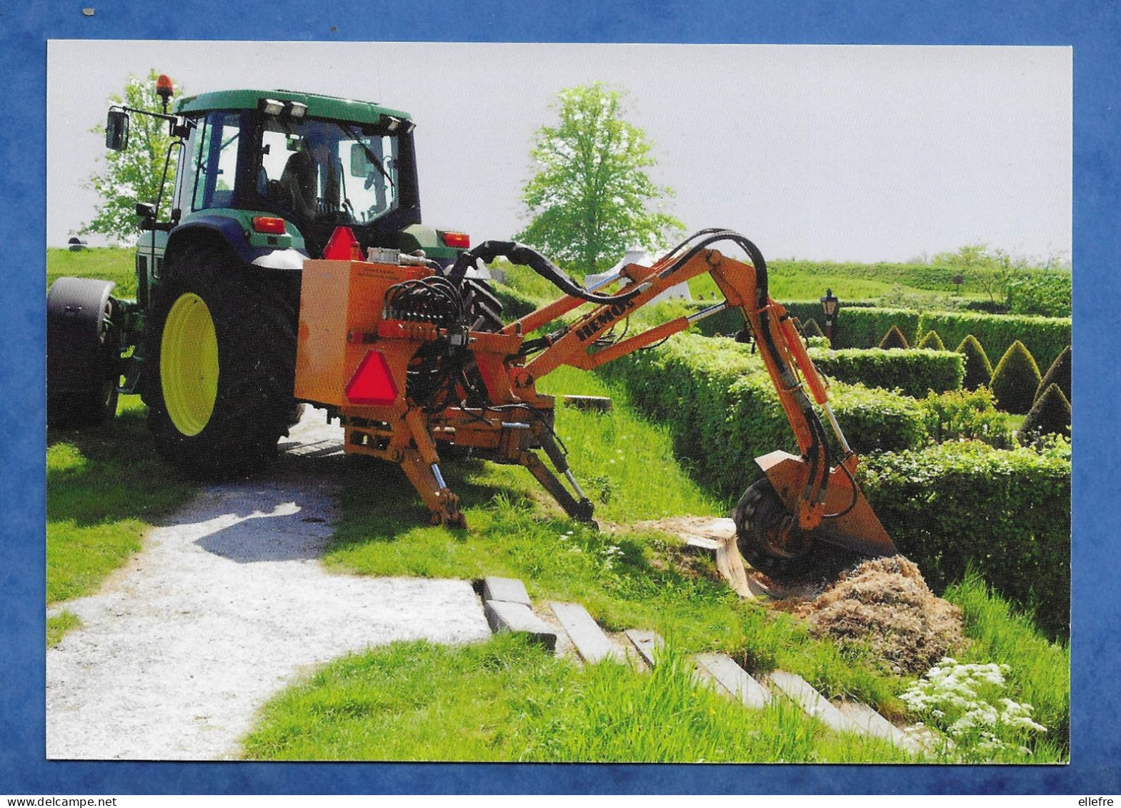 CPM Transport Engin Agricole Raboteuse De Souche - L'aventure Carto 2010 Photo KERVINIO - Quelques Imperfections Au Rect - Tracteurs