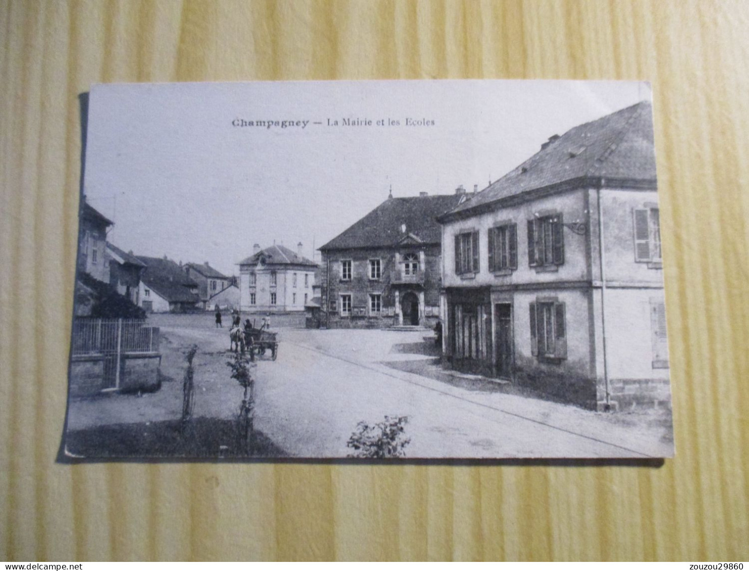 CPA Champagney (70).La Mairie Et Les Ecoles - Carte Animée. - Champagney