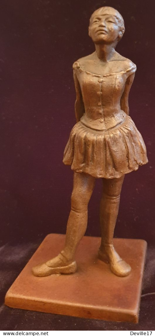 REPRODUCTION EN BRONZE D'UNE STATUETTE DE LA PETITE DANSEUSE DE QUATORZE ANS D'EDGAR DEGAS - Bronzen