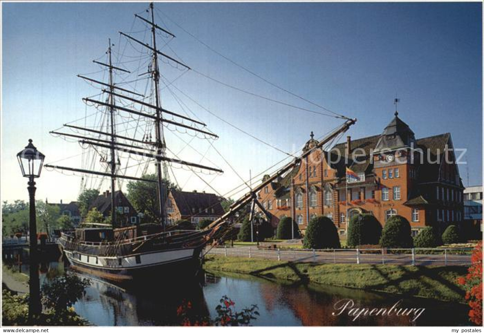 72554772 Papenburg Rathaus Museumsschiff Friederike Papenburg - Papenburg