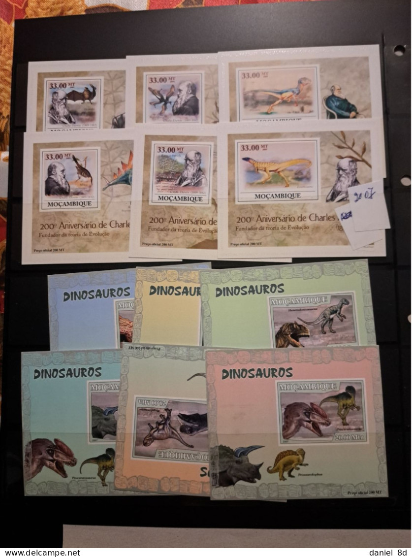 Collection 1 album, tematic: Prehistoric animals, Dinosauros, 27 pages total, worldwide, MNH