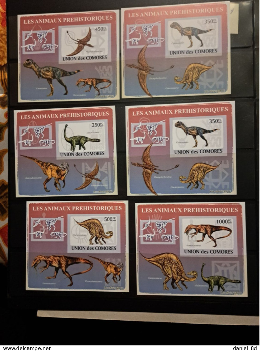 Collection 1 album, tematic: Prehistoric animals, Dinosauros, 27 pages total, worldwide, MNH