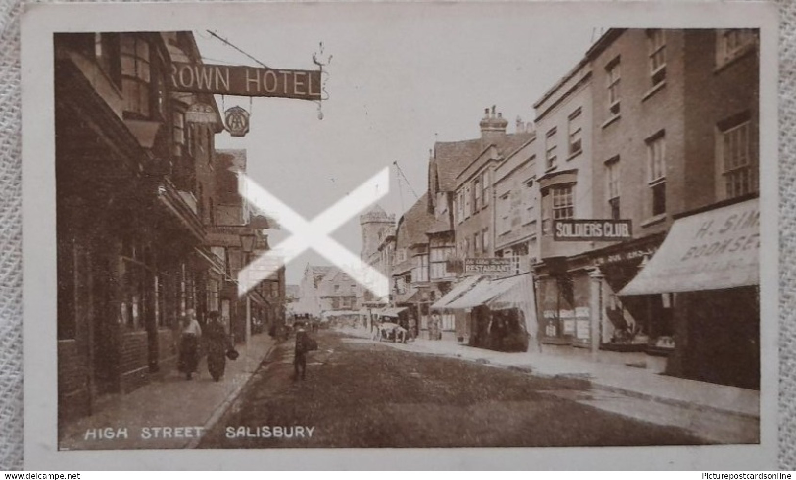 SALISBURY HIGH STREET OLD B/W POSTCARD WILTSHIRE - Salisbury