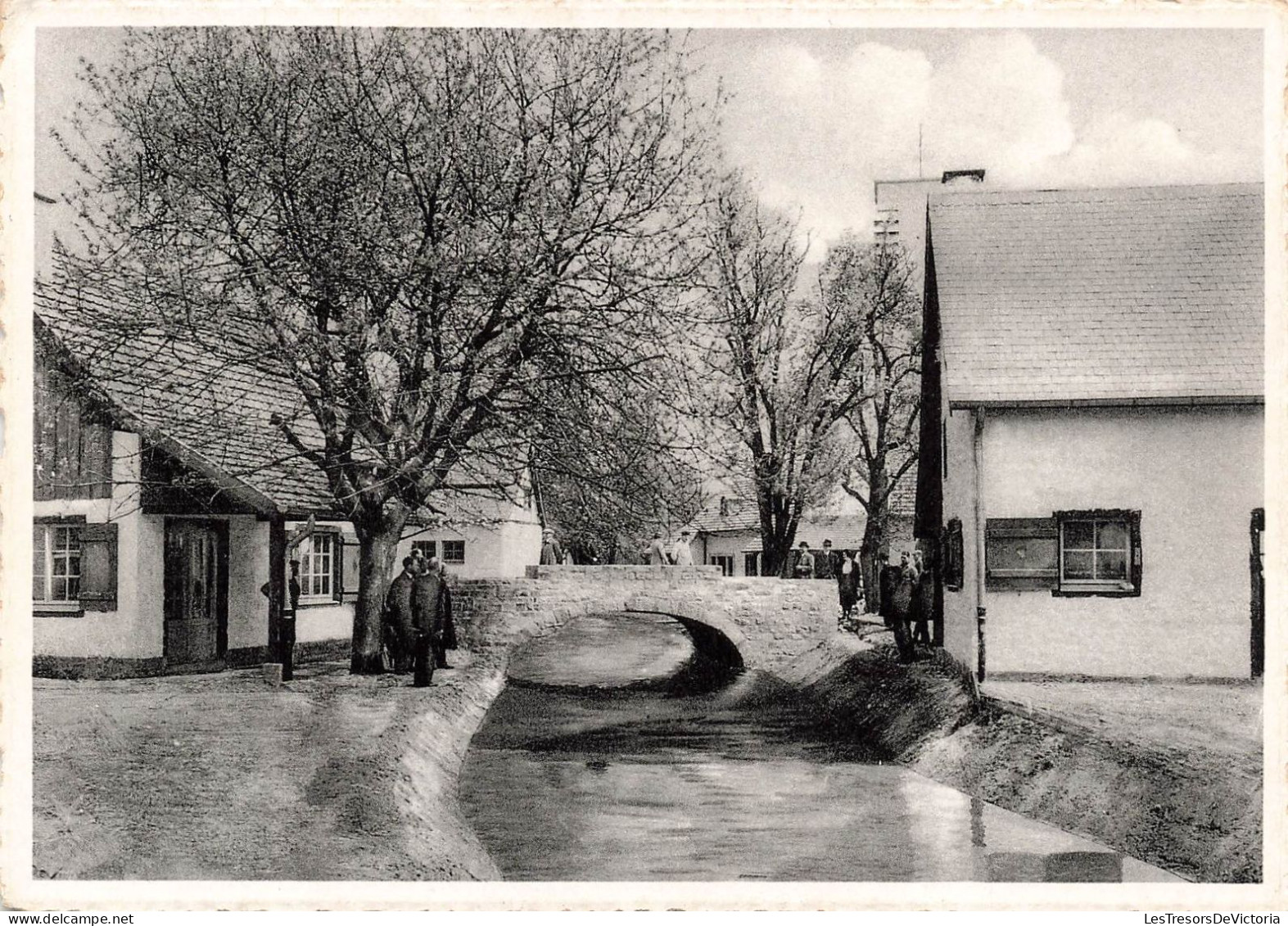 BELGIQUE - En Se Promenant Au "Gay Village Mosan" - Arch M Duesberg - Animé - Carte Postale Ancienne - Liege