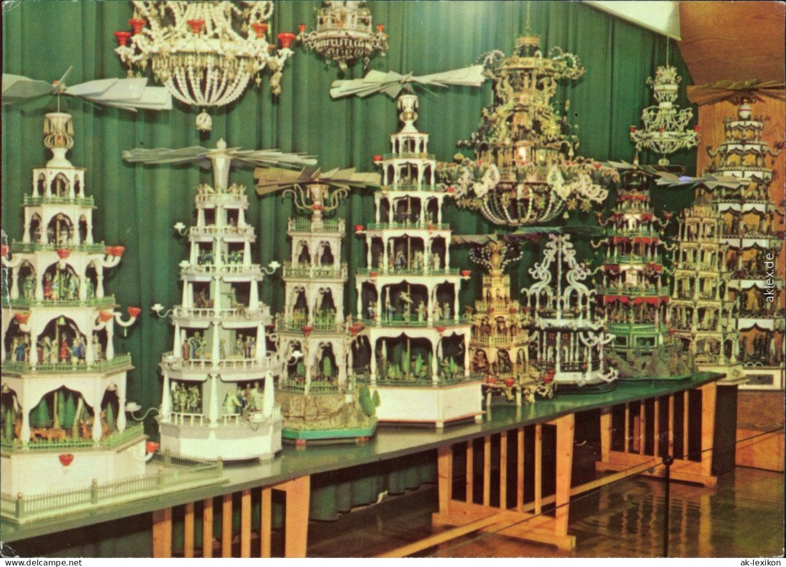 Seiffen Erzgebirge Spielzeugmuseum,Innen, Pyramiden Und Hängeleuchter 1980 - Seiffen