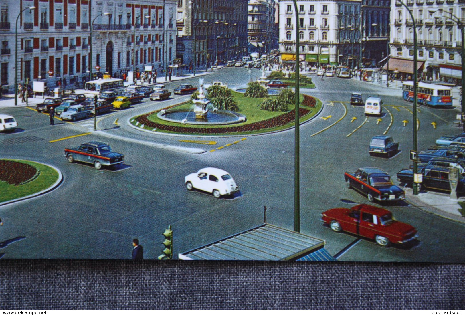 Madrid.   Puerta Del Sol (WITH Taxi CAR Seat 1500) - Taxis & Fiacres