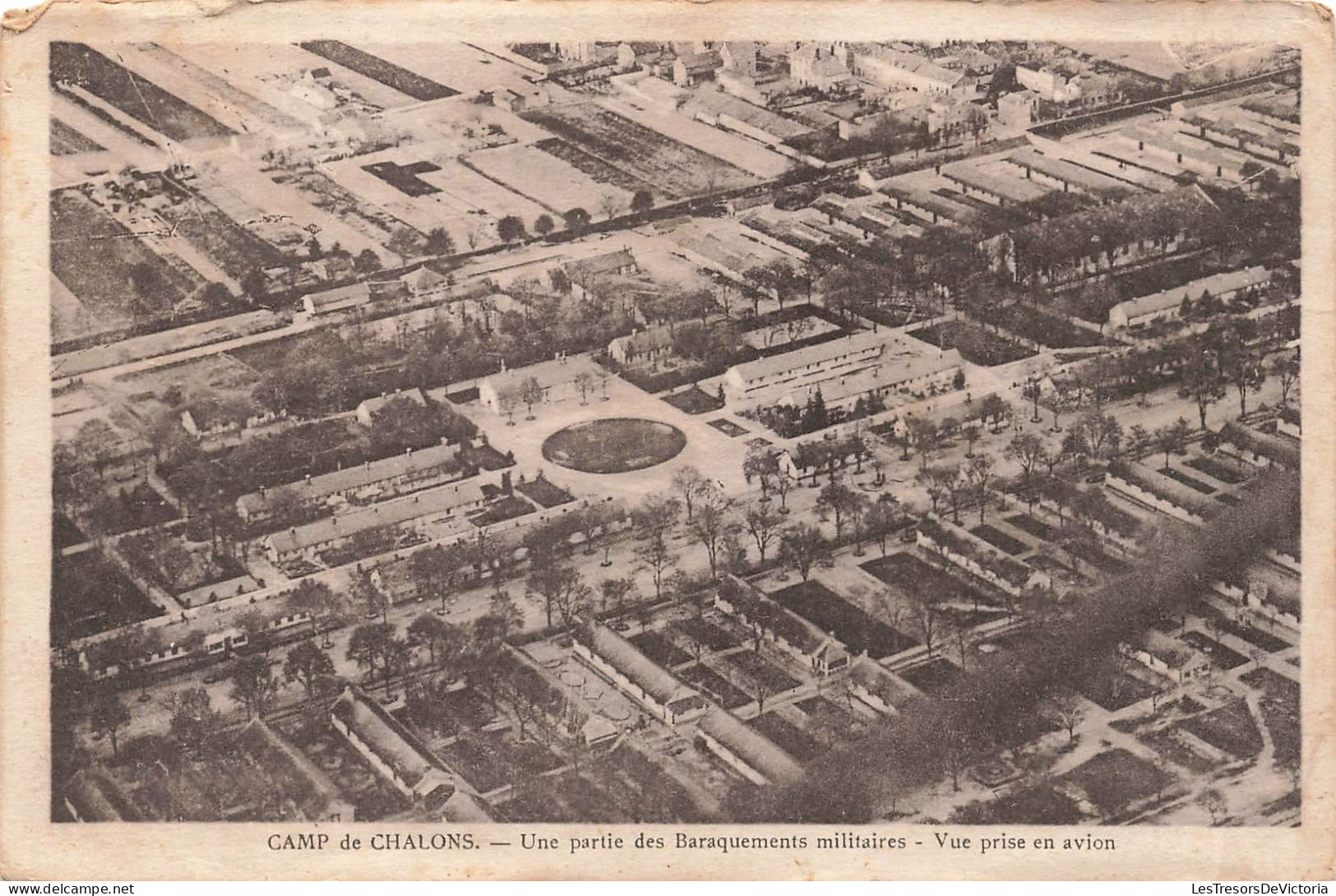 FRANCE - Camp De Châlons - Une Partie Des Baraquements Militaires - Vue Prise En Avion - Carte Postale Ancienne - Camp De Châlons - Mourmelon