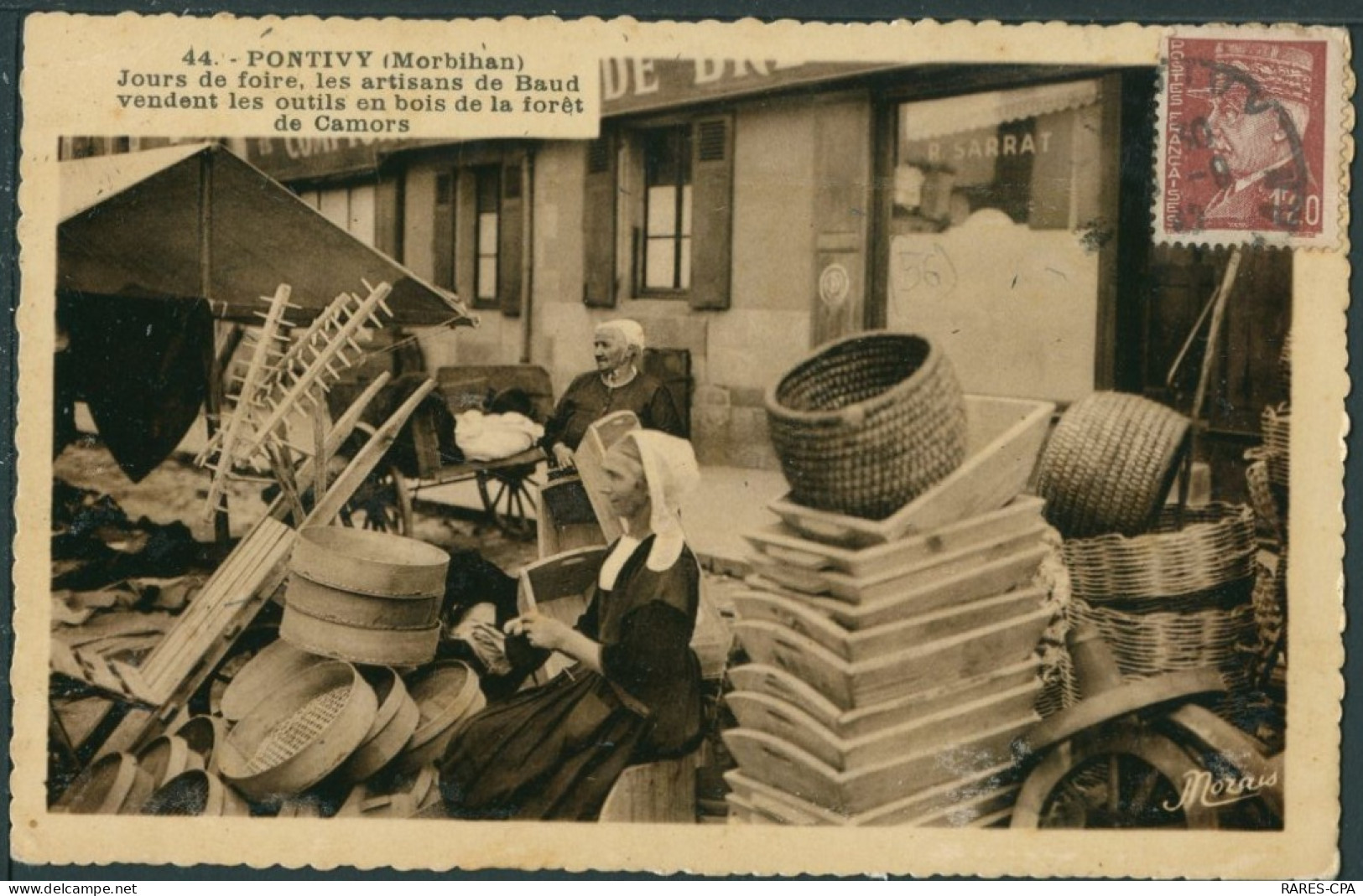 56 - PONTIVY - Jours De Foire , Les Artians De BAUD Vendent Les Outils En Bois De La Foret De Camors / TB - Pontivy