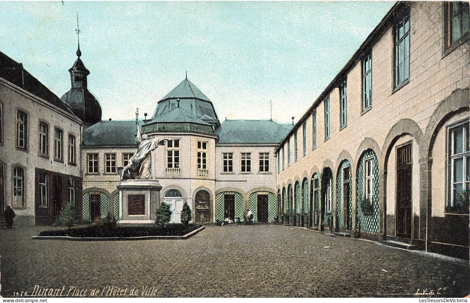 BELGIQUE - Dinant - Vue Générale De La Place De L'hôtel De Ville - Vue à L'extérieur De L'hôtel - Carte Postale Ancienne - Dinant