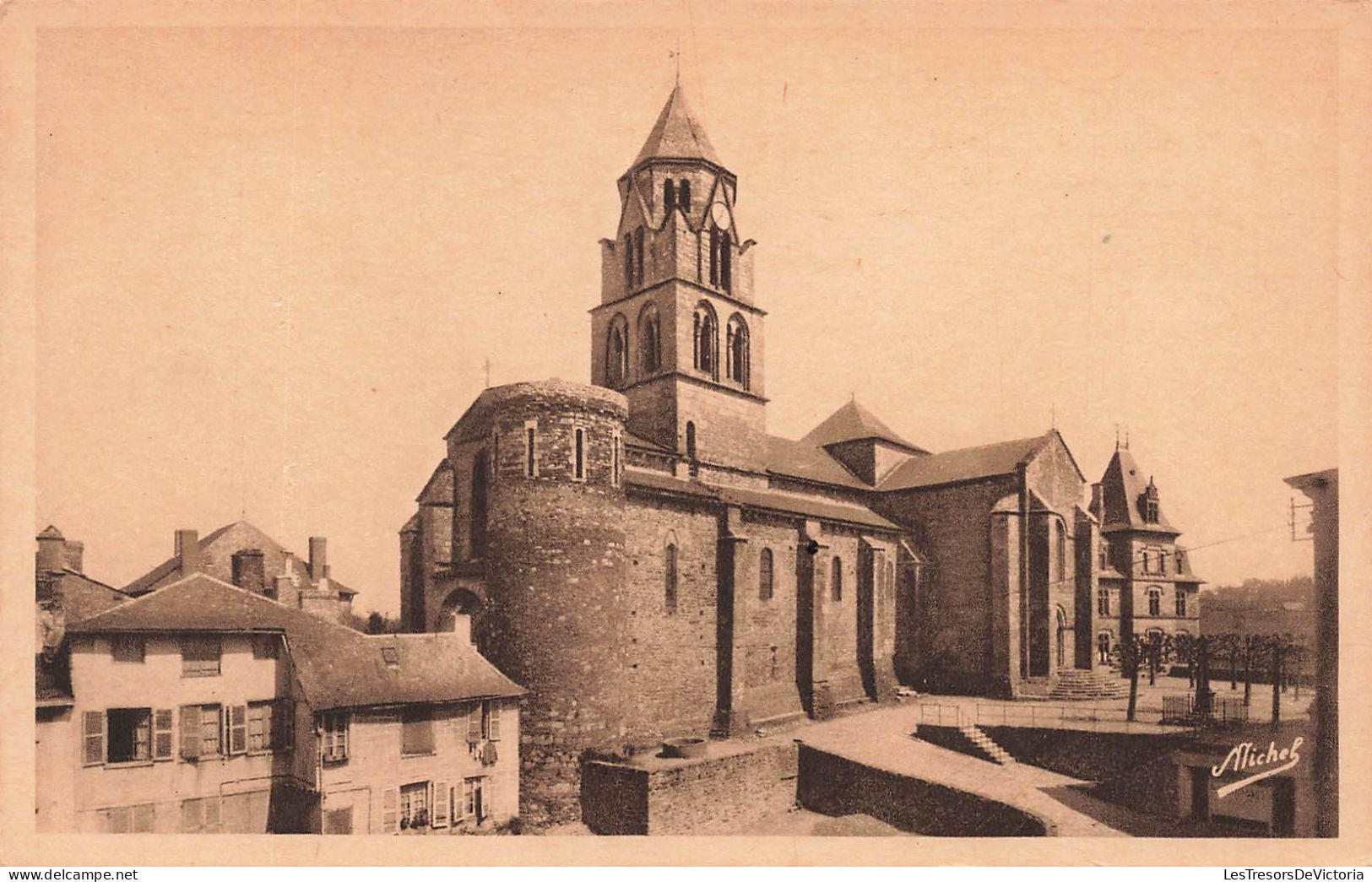 FRANCE - Uzerche - La Perle Du Limousin - Eglise Saint Pierre XIIè Siècle - Carte Postale Ancienne - Uzerche