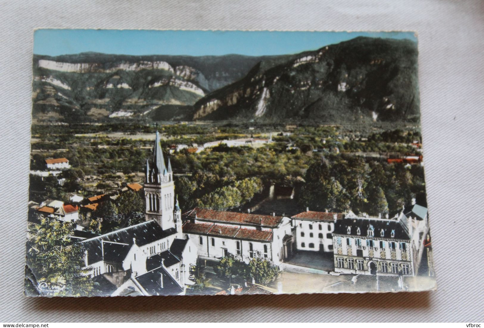 Cpm 1973, Vinay, L'église, La Mairie Et La Salle Des Fêtes, Isère 38 - Vinay