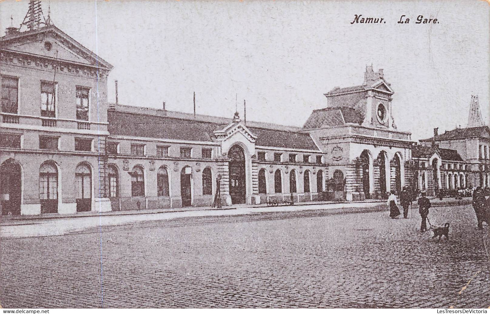 BELGIQUE - Namur - La Gare  - Place Vide - Homme Promenant Son Chien - Carte Postale Ancienne - Namur