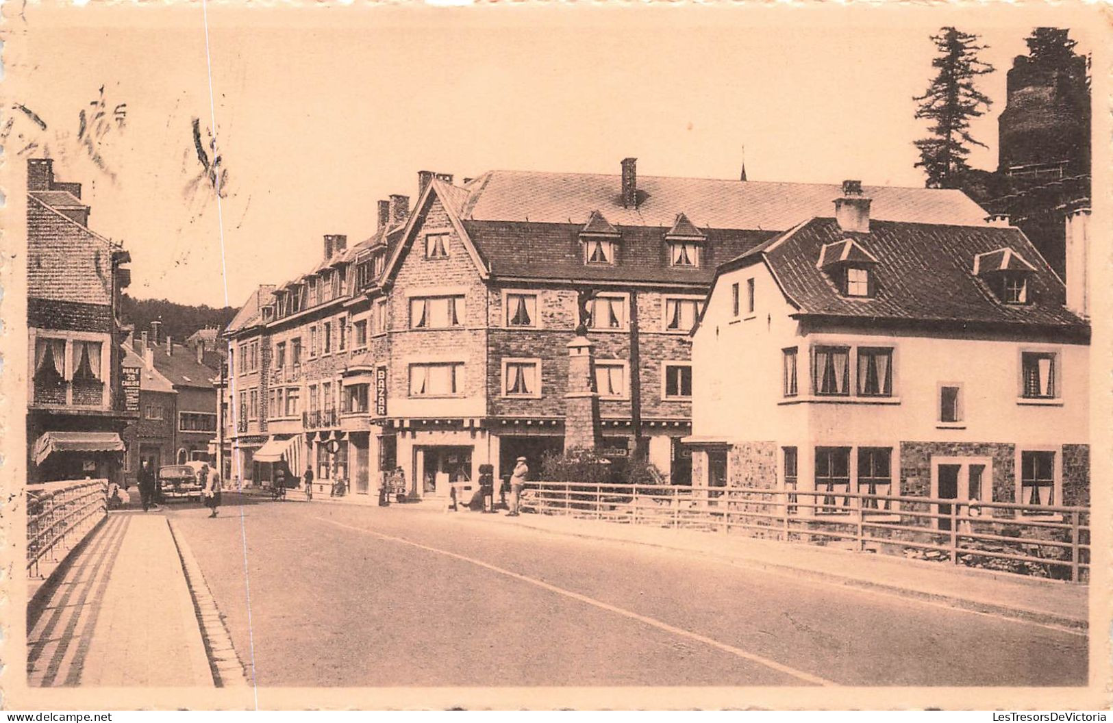 BELGIQUE - La Roche En Ardenne - Rue Du Pont Et Le Monument  - Carte Postale Ancienne - La-Roche-en-Ardenne