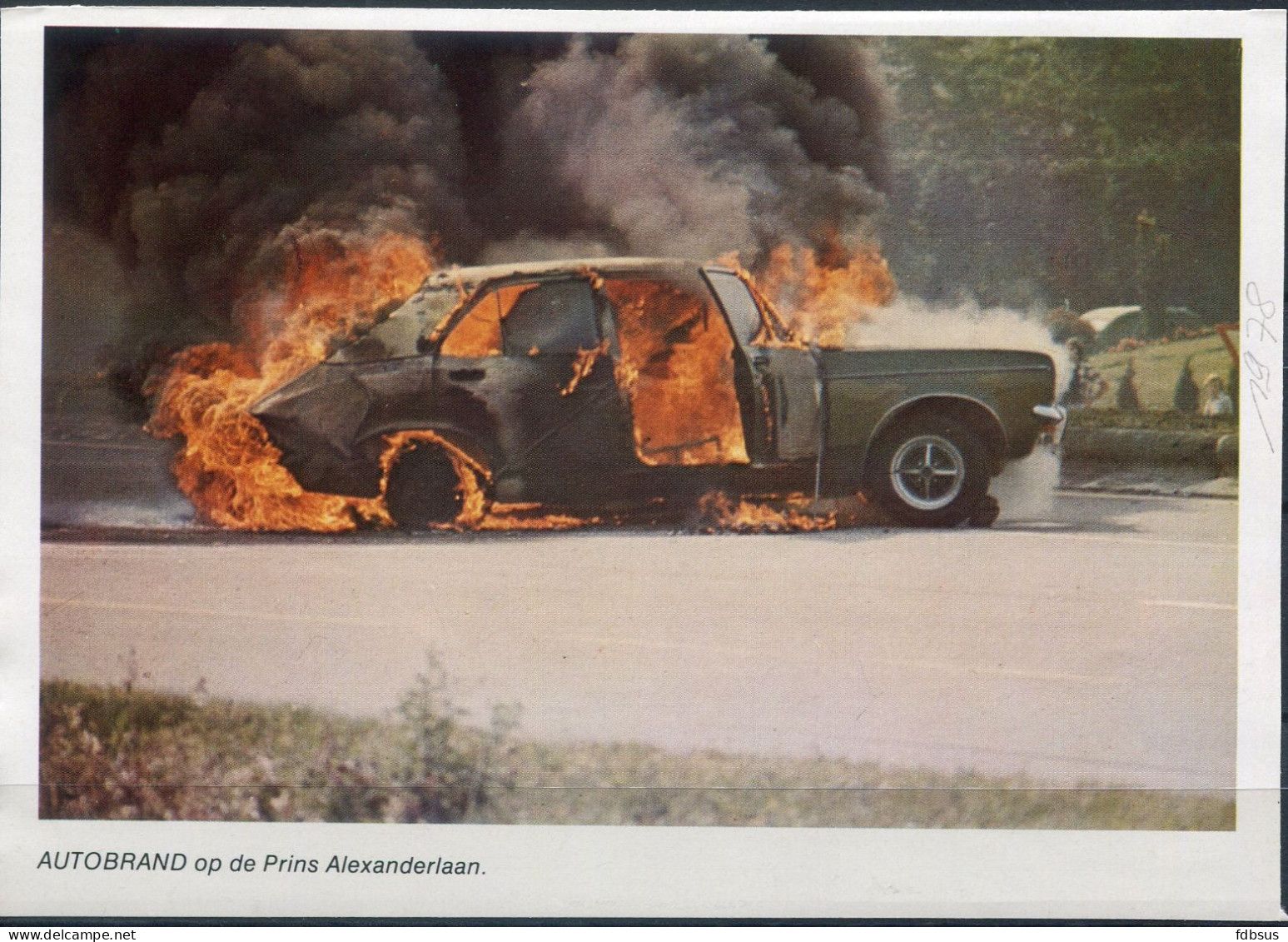 1978 SINT NIKLAAS Foto Met Brandende Auto Op De Prins Alexanderlaan - Burning Car On The Road - Non Classificati