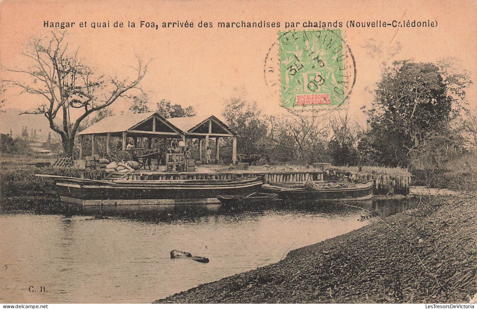 Nouvelle Calédonie - Hangar Et Quai De La Foa Arrivée Des Marchandises Par Chalands -   Carte Postale Ancienne - Nuova Caledonia