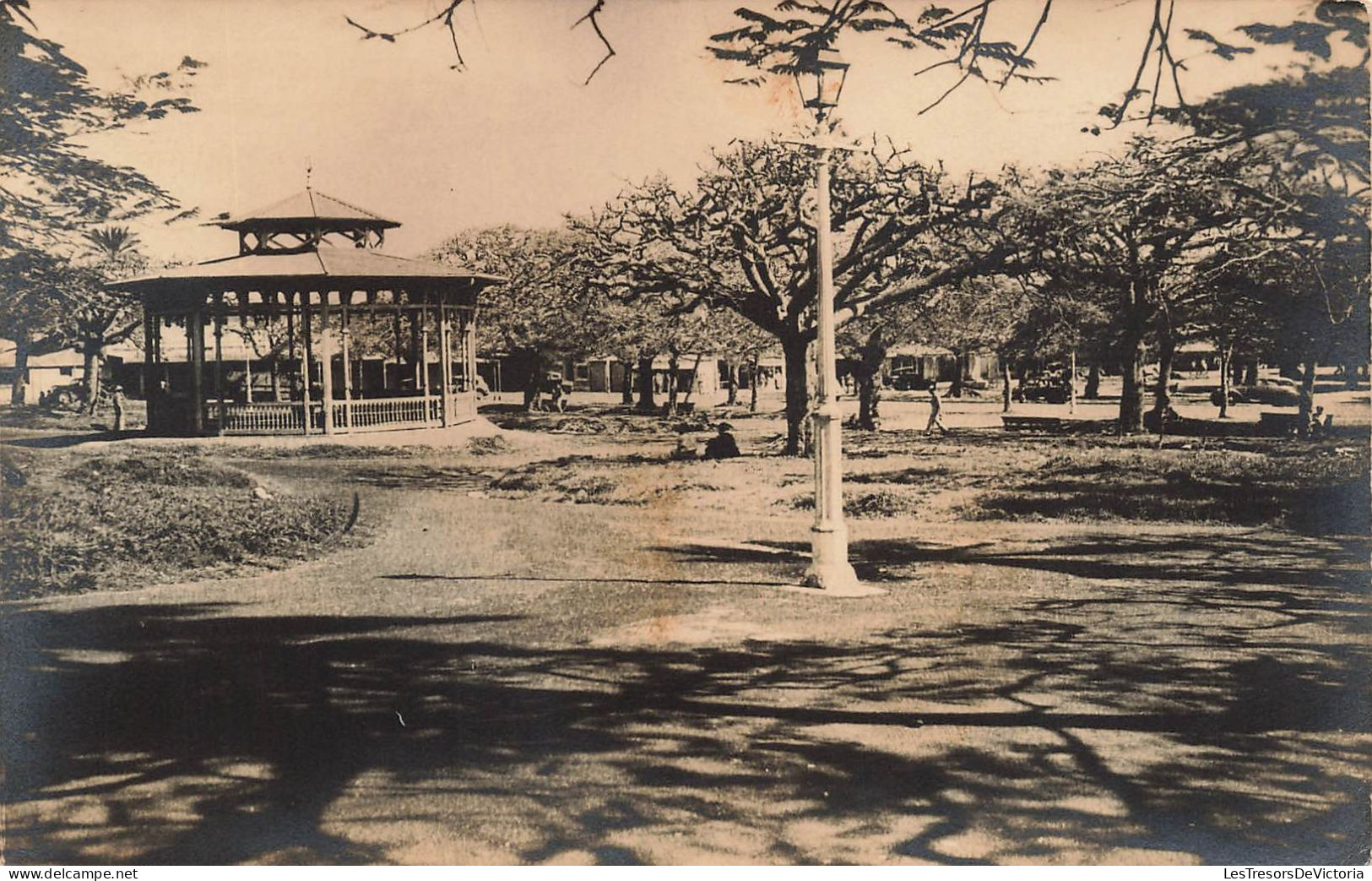 Nouvelle Calédonie - This Is A Pagoda In The Park In Nouméa - Kiosque - Carte Photo - Carte Postale Ancienne - New Caledonia