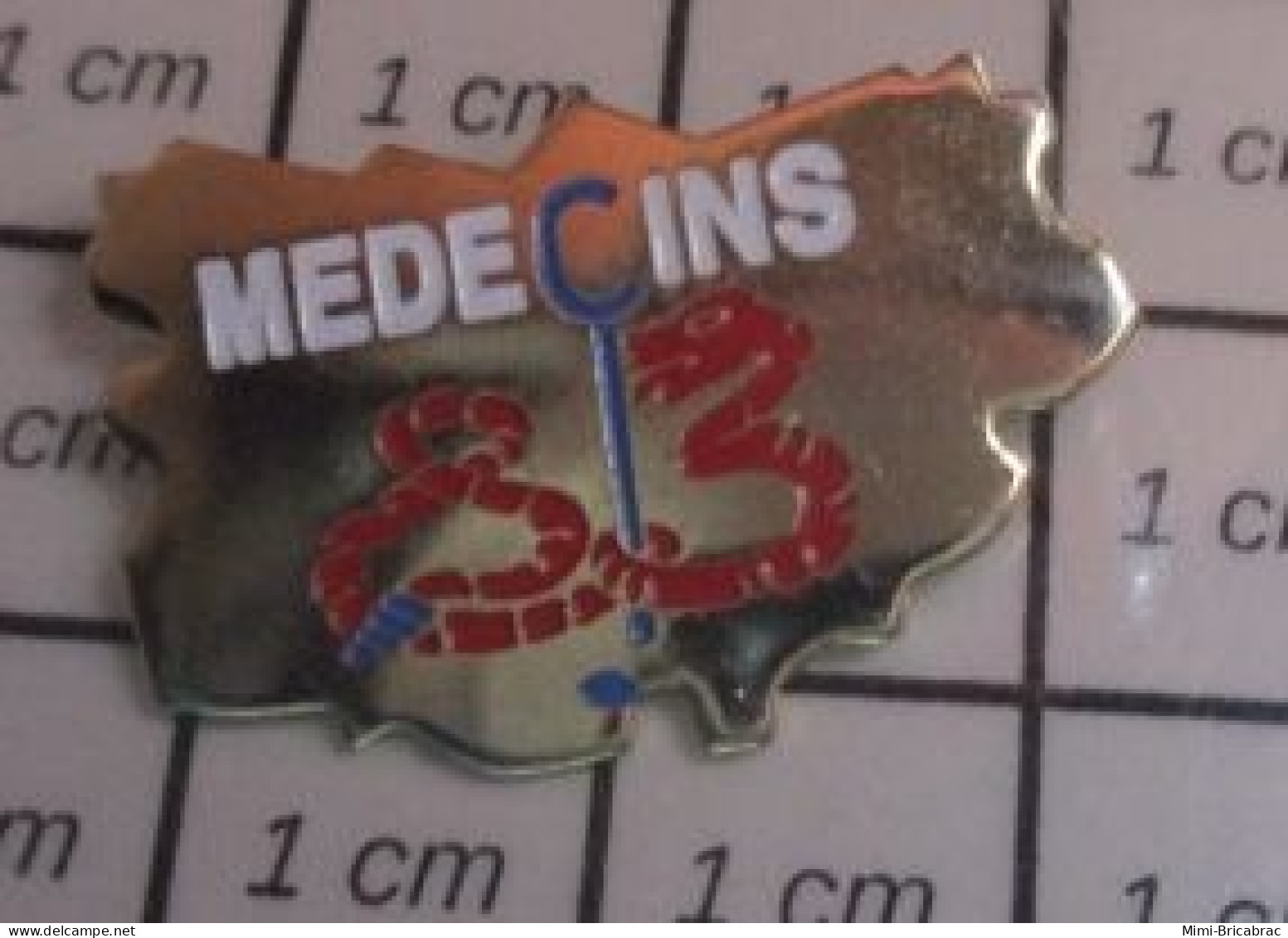 611A Pin's Pins / Beau Et Rare / THEME : MEDICAL / MEDECINS 83 VAR - Médical