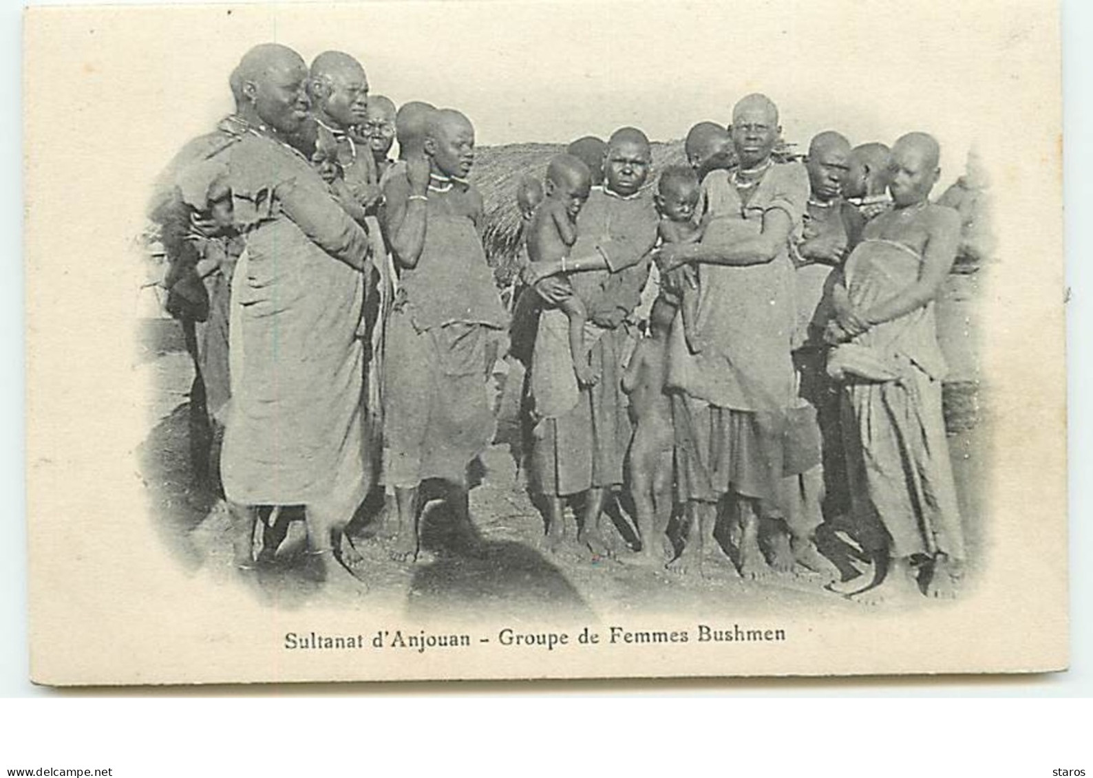 COMORES - Sultanat D'Anjouan - Groupe De Femmes Bushmen - Comoros