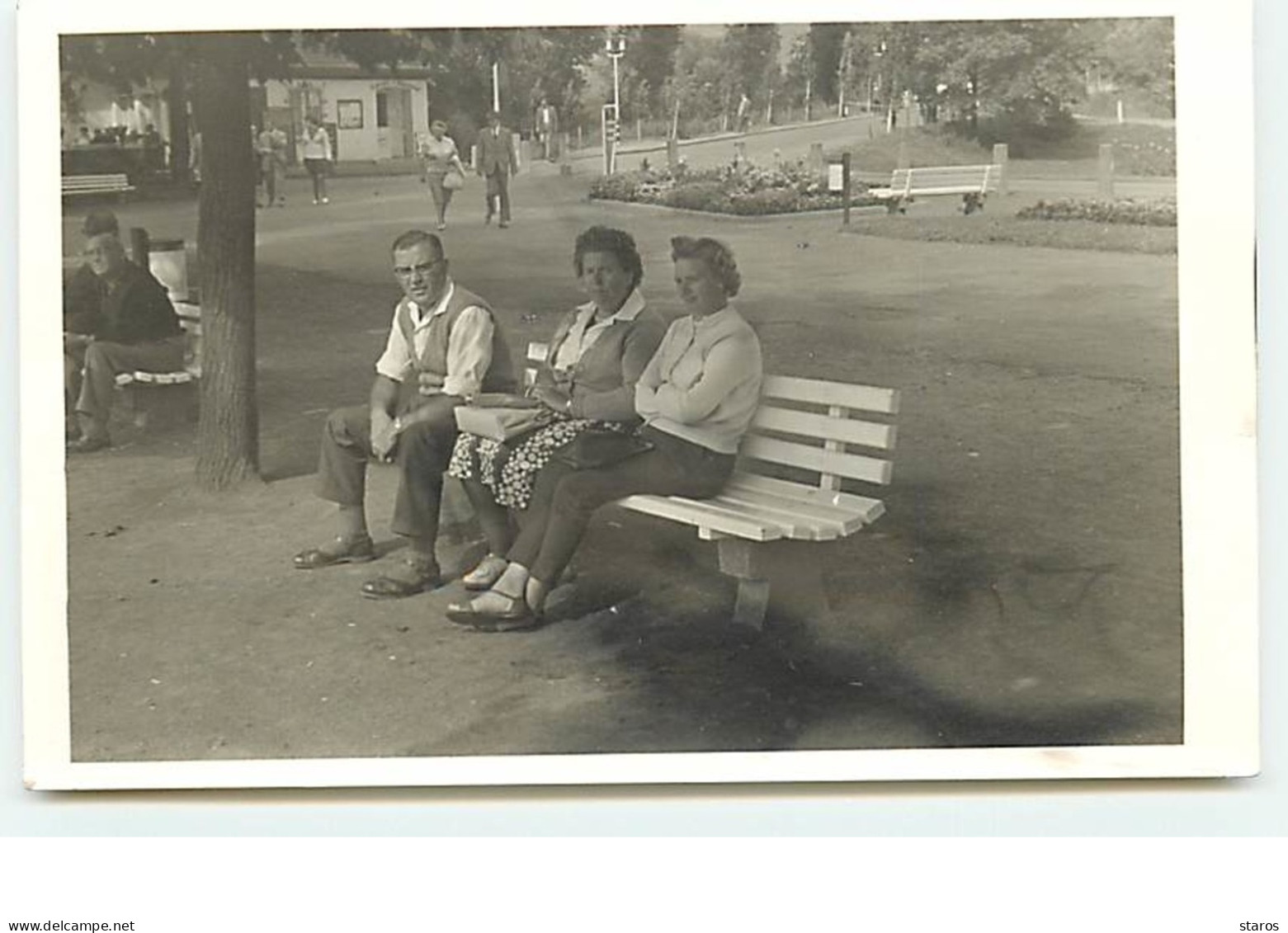 NIJVERDAL - Carte-Photo  De Personnes Dans Un Parc - Nijverdal