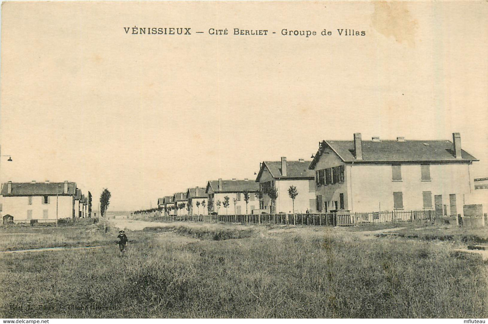 69* VENISSIEUX  Cite « berliet »  Groupe De Villas         RL35.0955 - Vénissieux