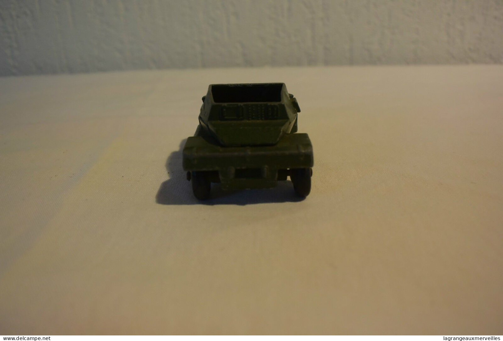 C54 Ancien Dinky Toys Scout Car 673 Made In England En Métal - Militaires