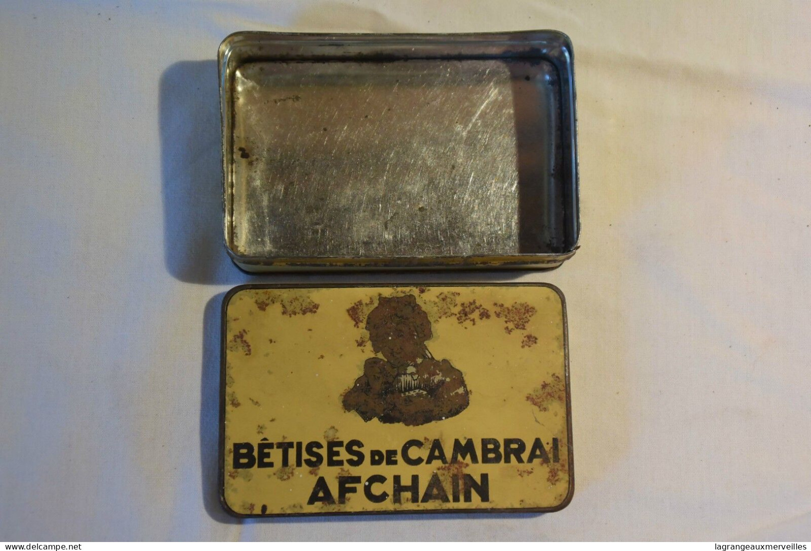 C54 Ancienne Boite Métallique Bétises De Cambrai Afchain - Scatole