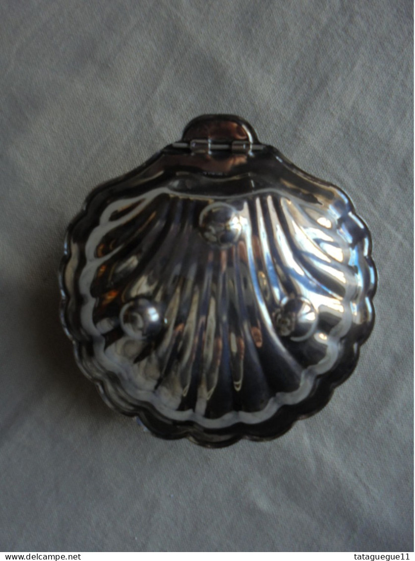 Ancien - Petit beurrier coquillage en métal argenté Silver Plate England