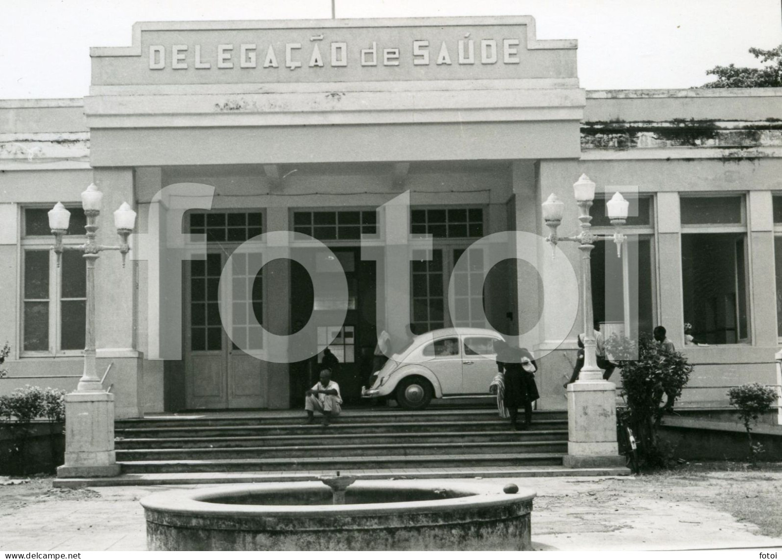 1970 REAL PHOTO POSTCARD POSTO DE SAÚDE SÃO TOMÉ E PRINCIPE AFRICA AFRIQUE CARTE POSTALE VW Volkswagen Beetle Kafer - Sao Tome Et Principe